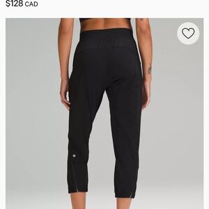 NWT Adapted State HR Jogger Crop (Black — Size 4)